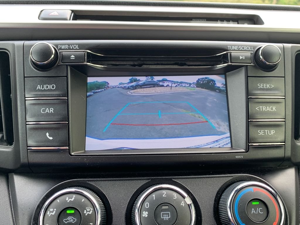2017 Toyota RAV4 LE - Photo 27