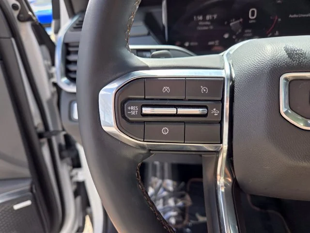Used 2024 White GMC AT4 image 32