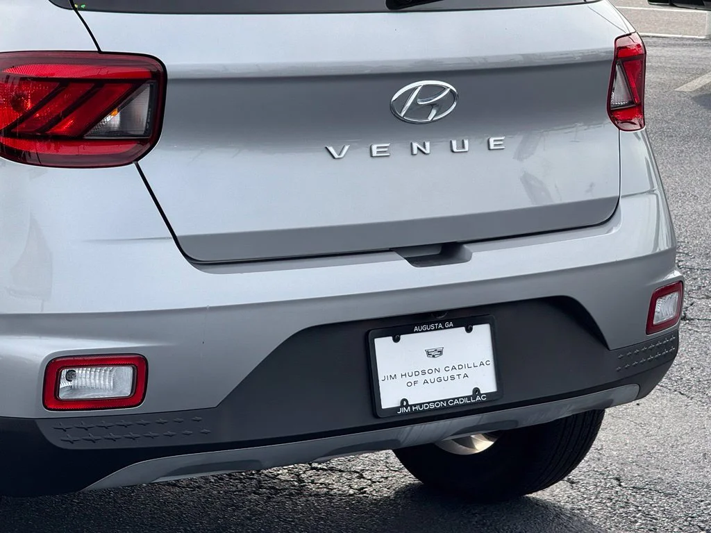 Used 2024 Silver Hyundai SEL image 10