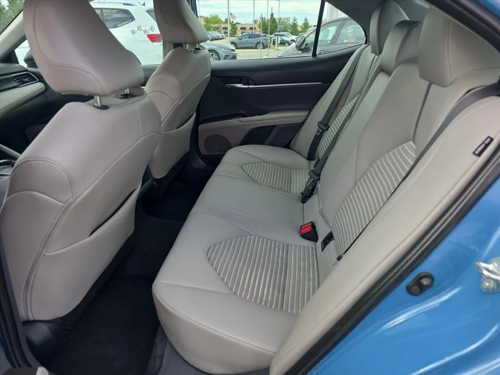 Used 2023 Blue Toyota SE AUTO image 15