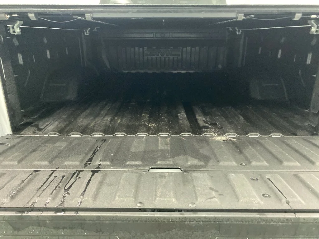 Used 2026 White GMC AT4 image 11