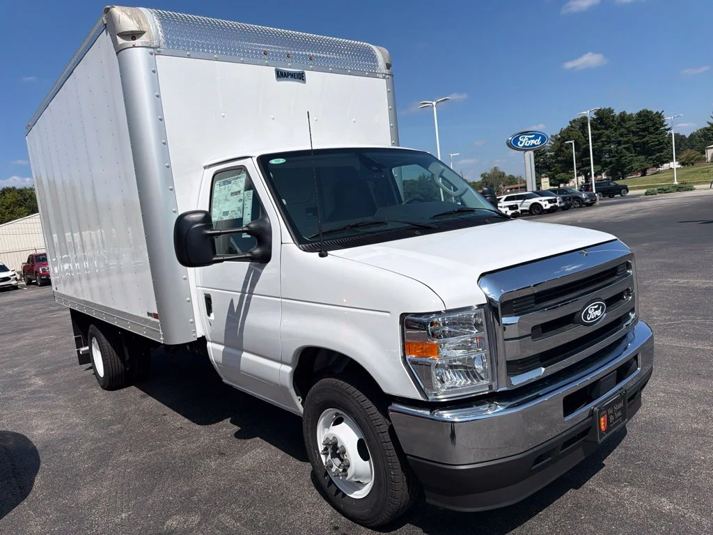 New 2027 Oxford White Ford E-350 SRW image 7