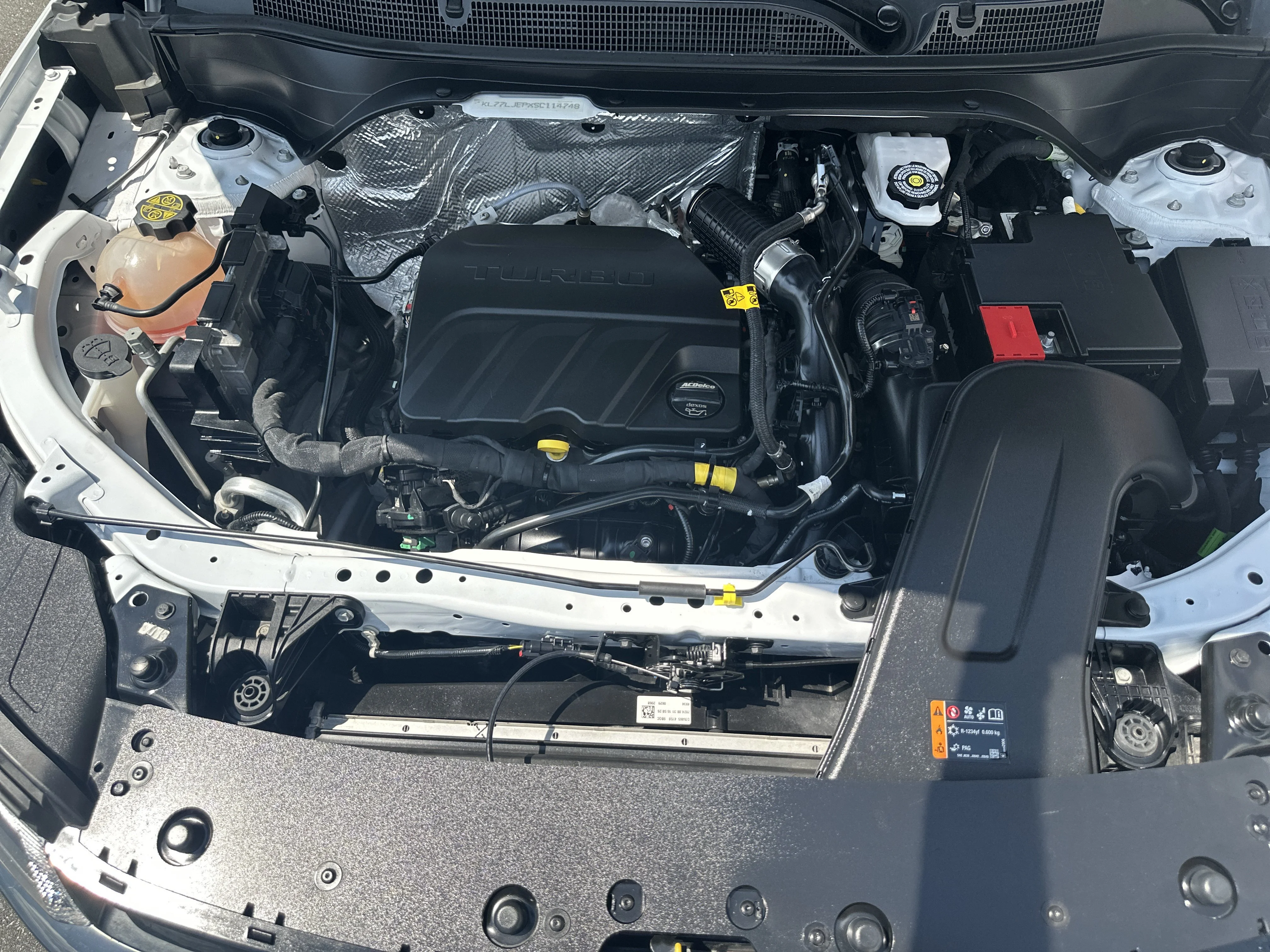 Used 2025 Summit White Chevrolet 2RS image 30