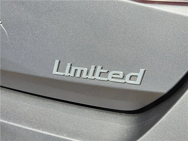 Used 2025 Gray Hyundai Limited (IVT) image 8