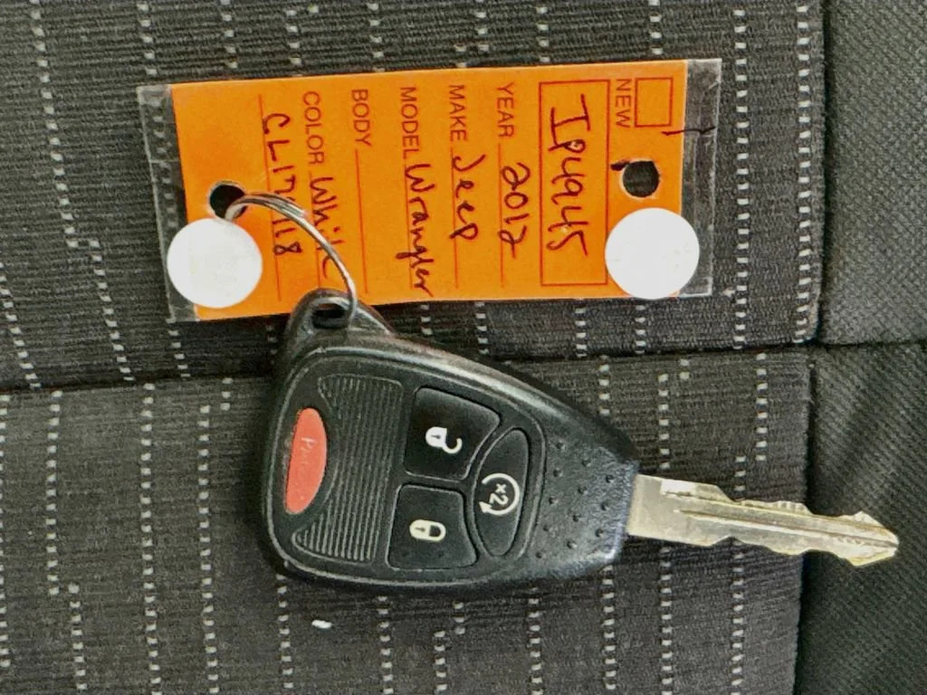 Used 2012 White Jeep Rubicon image 33