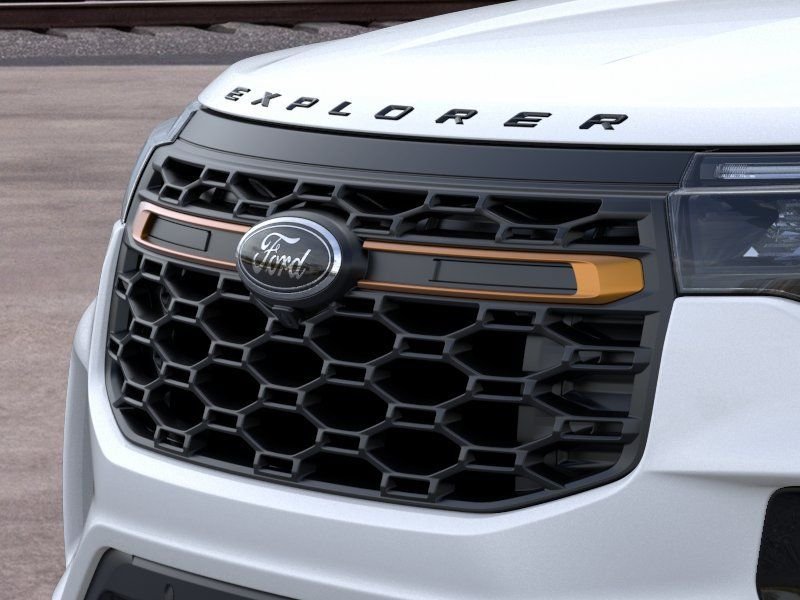 New 2026 Star White Metallic Tri-Coat Ford Tremor image 17