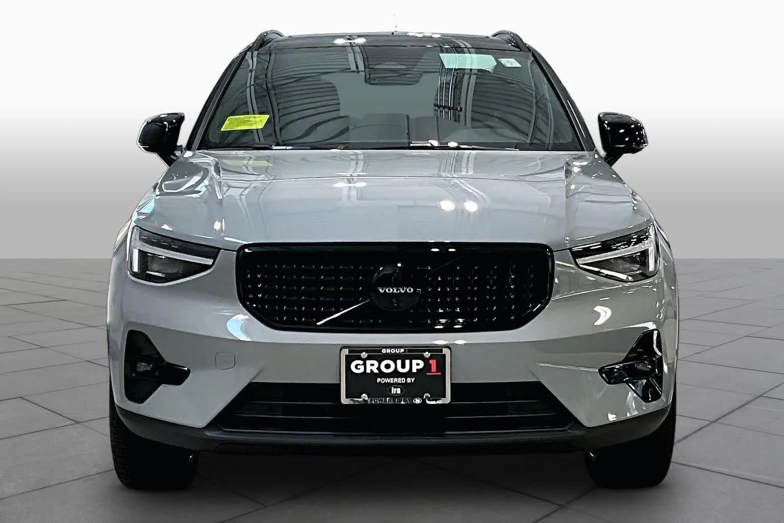 New 2026 VAPOUR GREY Volvo Ultra Black Edition image 2
