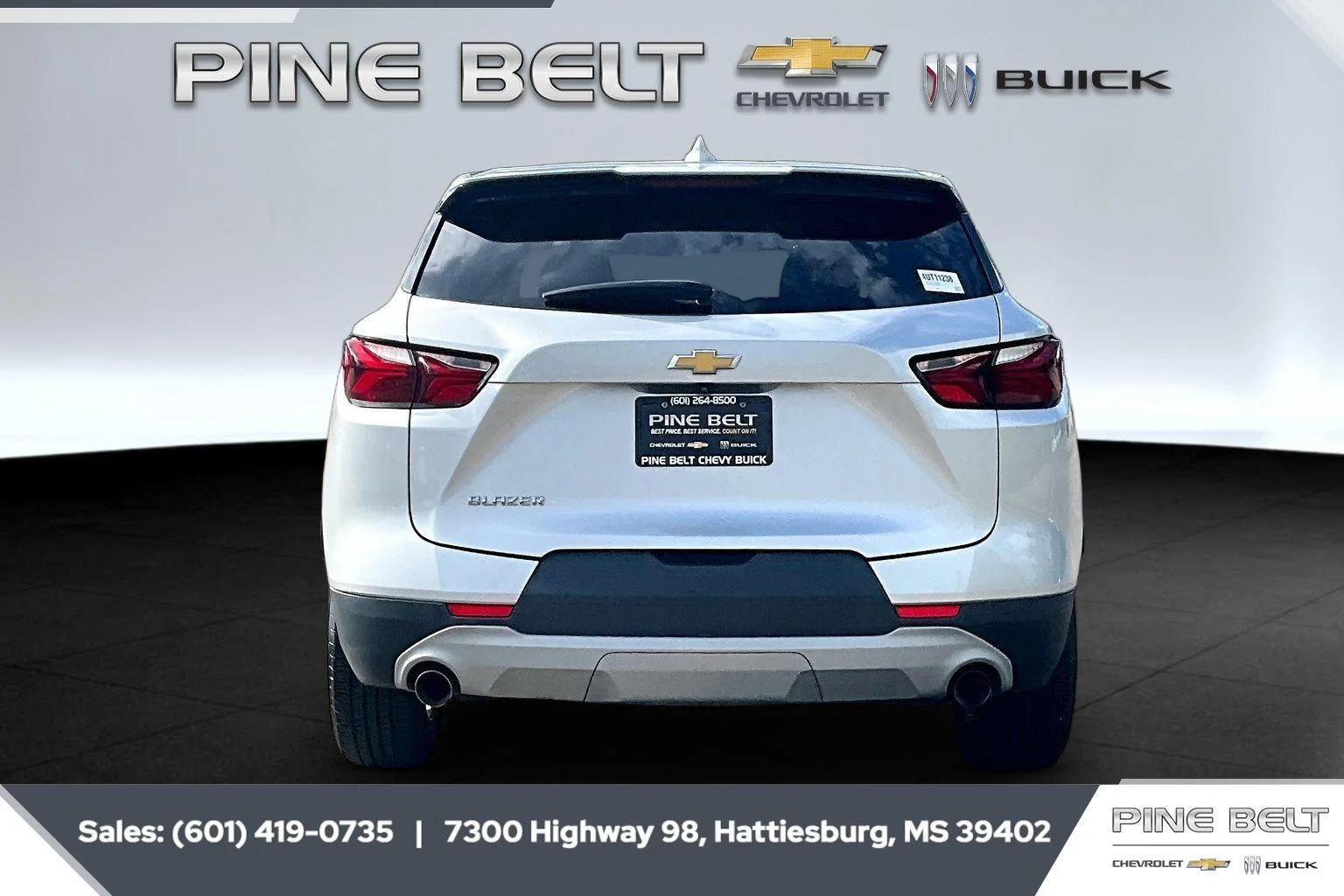 Used 2020 SILVER ICE METALLIC Chevrolet LT image 4