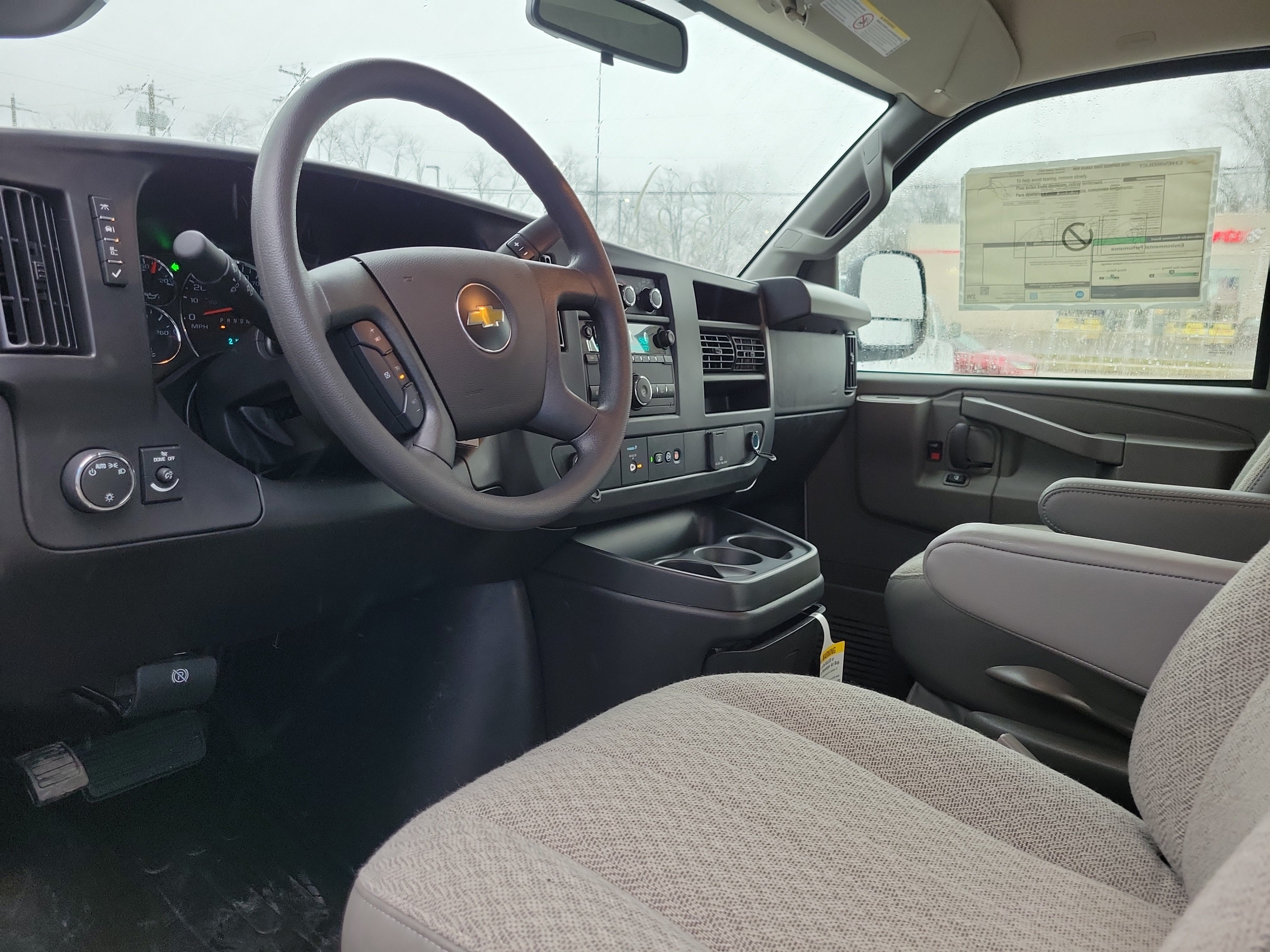 2025 Chevrolet Express Cargo Work Van - Photo 19