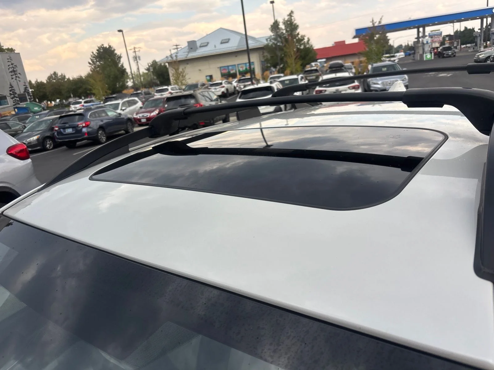 Used 2021 Crystal White Pearl Subaru Limited image 10