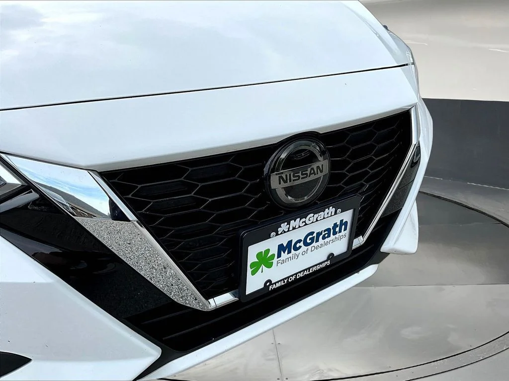 Used 2023 White Nissan SV image 34
