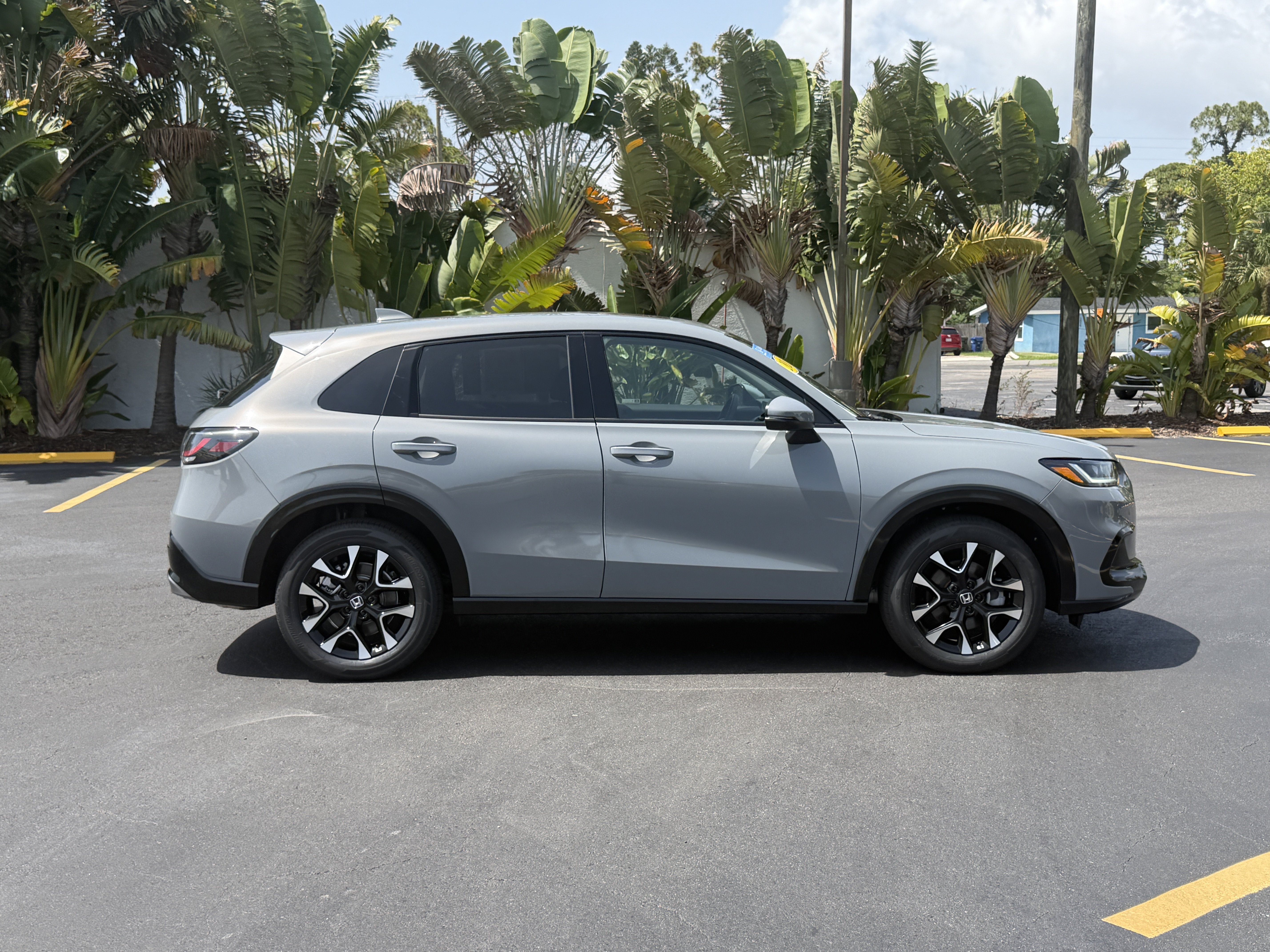 Certified Used 2026 Solar Silver Metallic Honda EX-L image 4