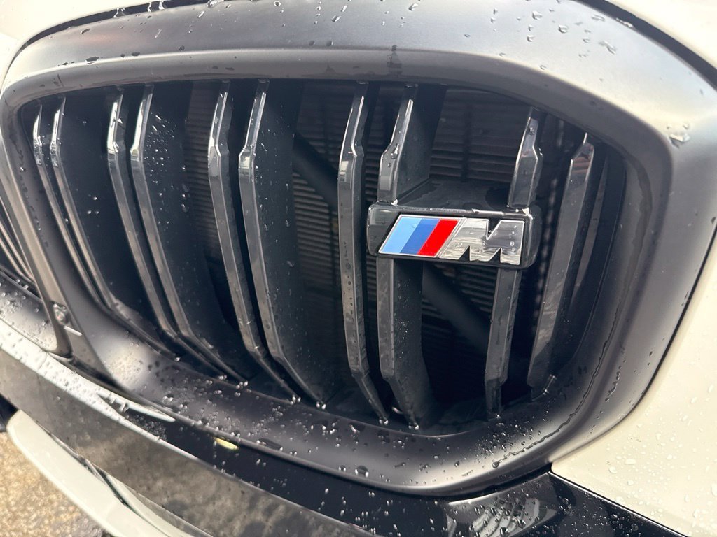 Used 2025 White BMW M60i image 9
