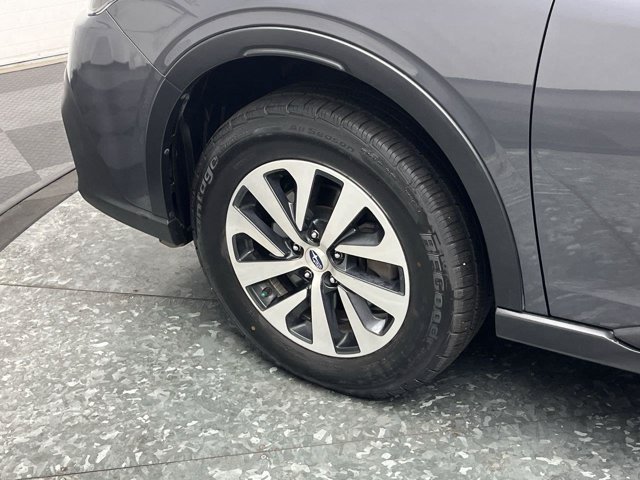 Used 2020 Magnetite Gray Metallic Subaru Premium image 30