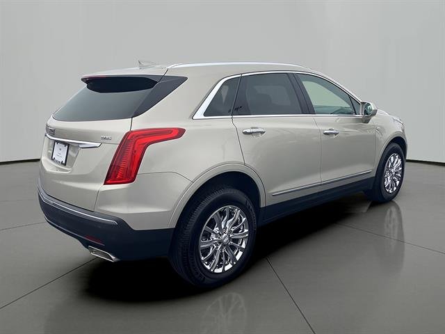 2017 Cadillac XT5 FWD, photo 5 of 12