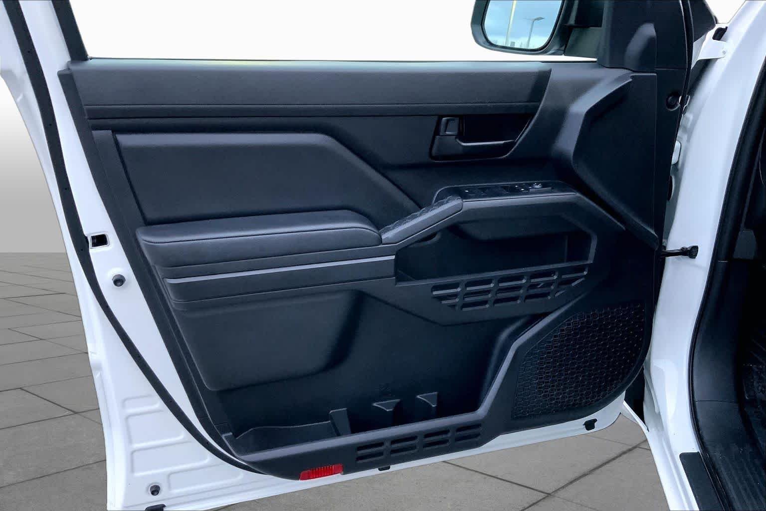 Used 2025 Ice Cap Toyota SR image 21