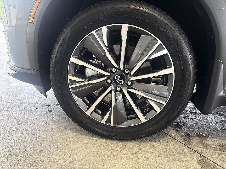 New 2027 HARBOR GRAY INFINITI LUXE image 9
