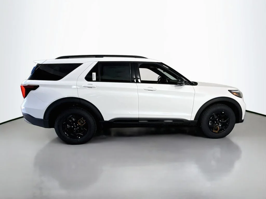 New 2026 Star White Metallic Tri-Coat Ford Tremor® image 8