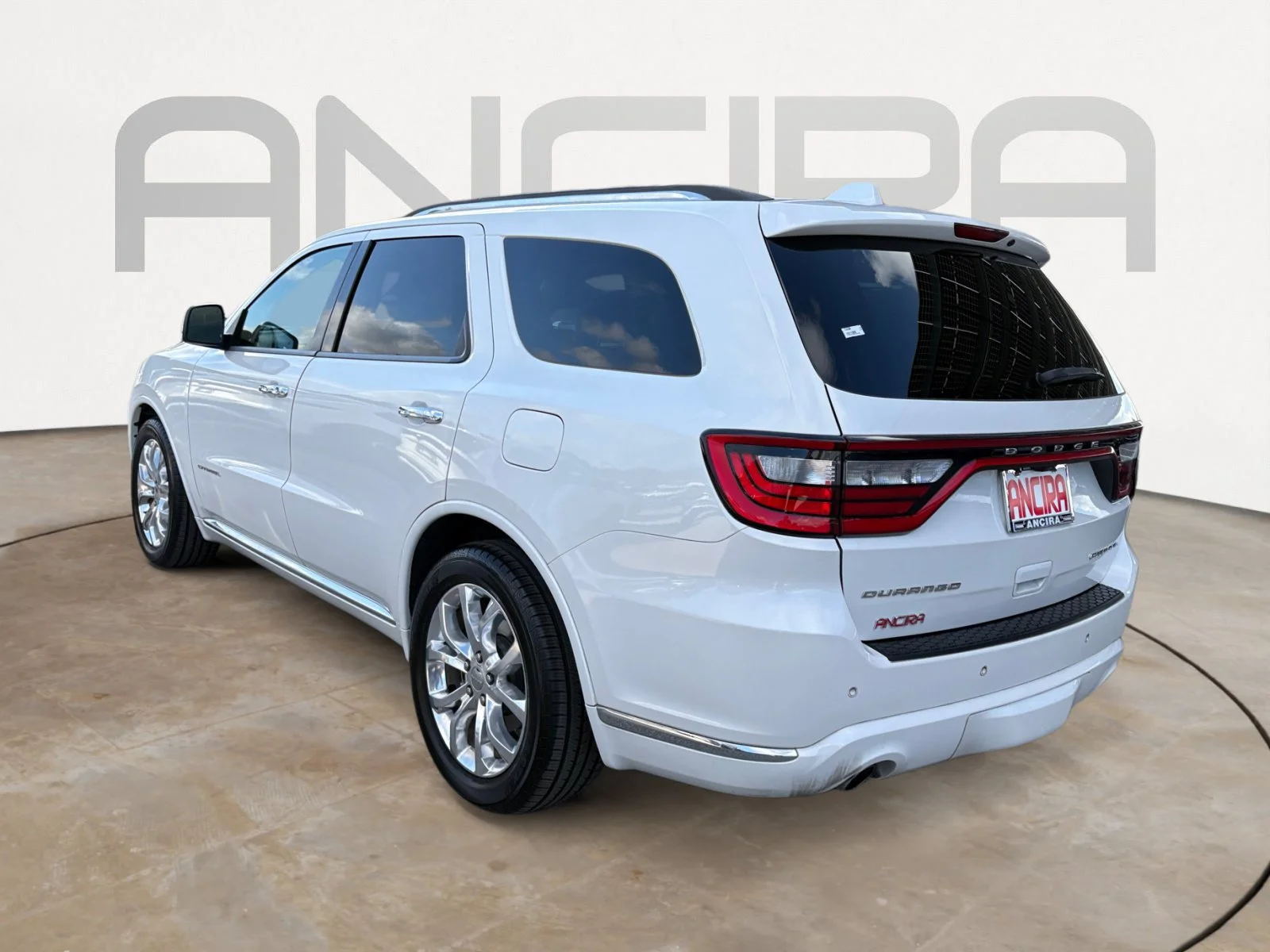 Used 2016 Ivory 3-Coat Dodge Citadel image 9