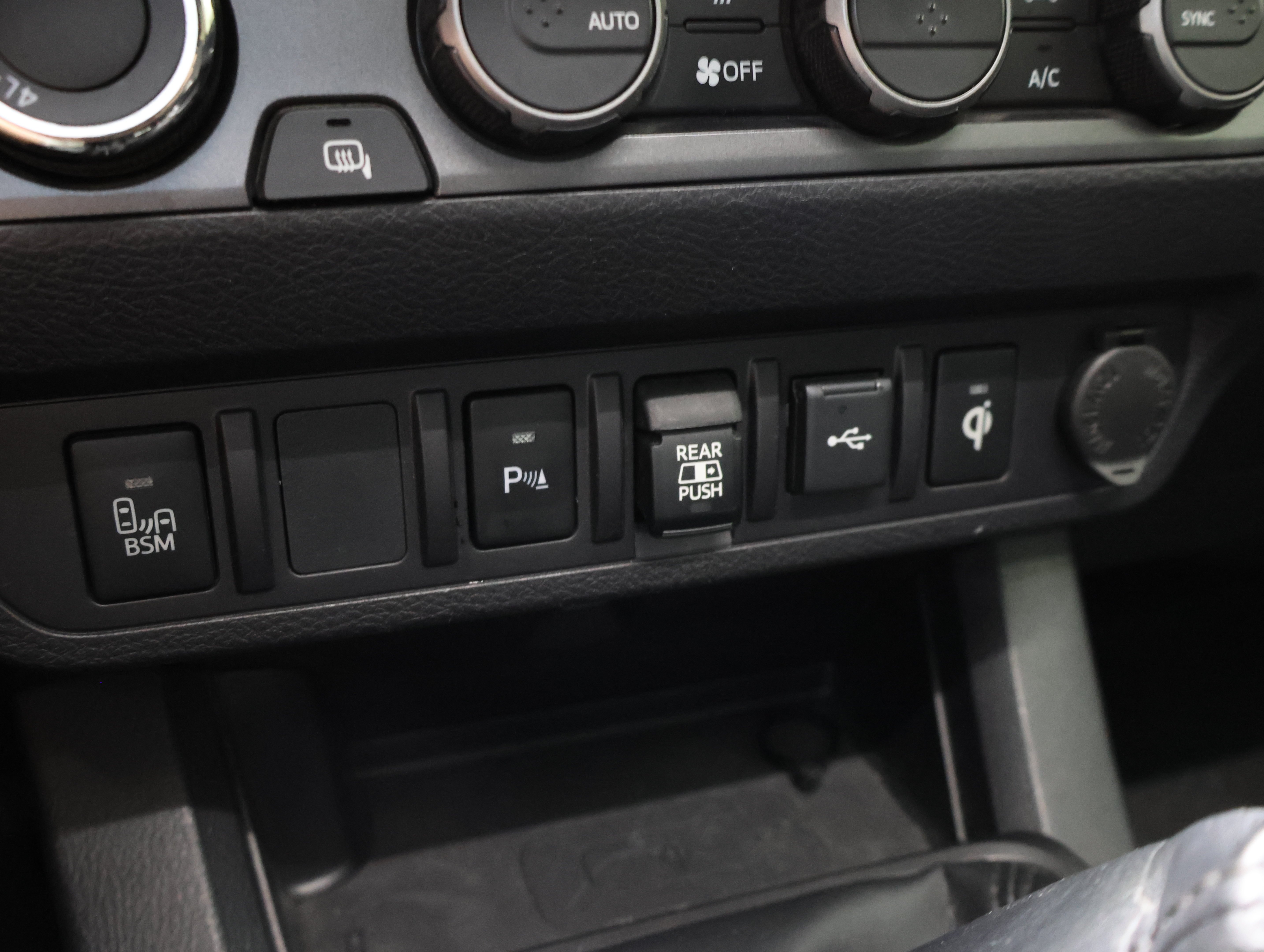 Used 2021  Toyota  image 43