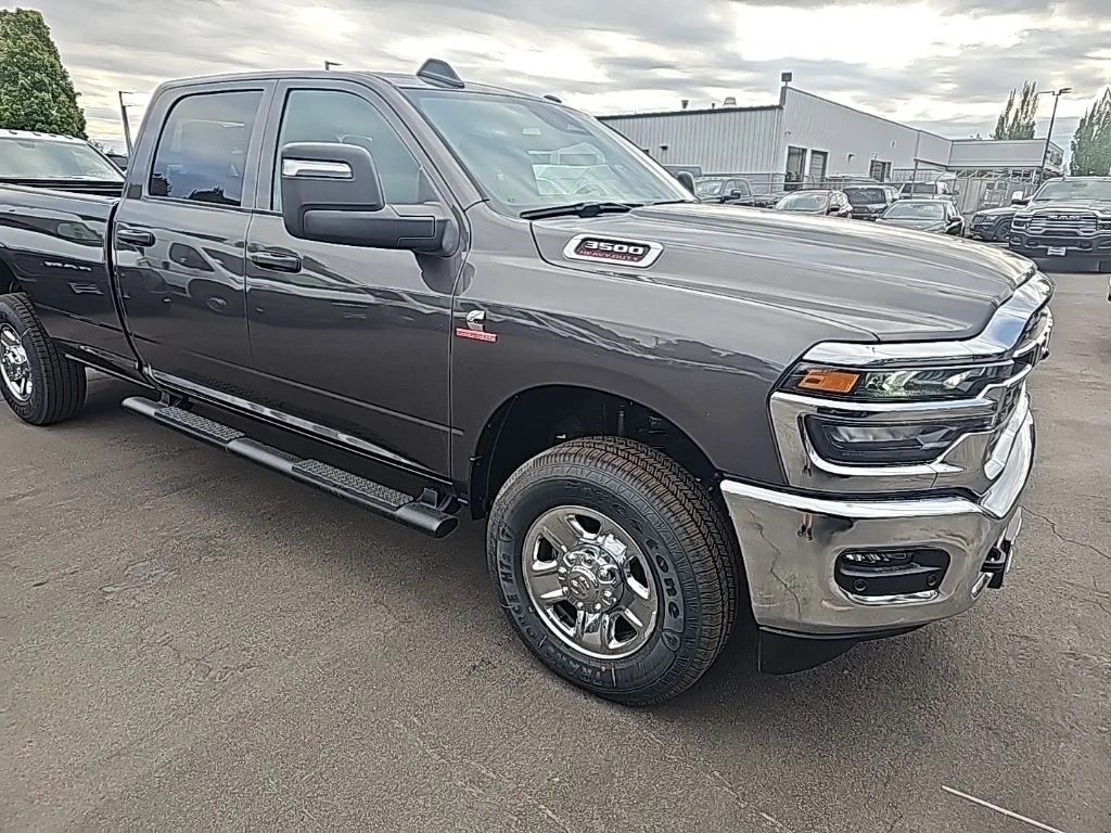 2025 RAM 3500 Tradesman - Photo 6