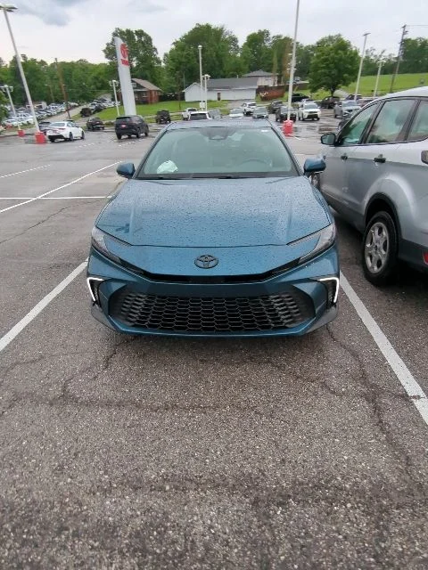 Used 2026  Toyota SE image 2