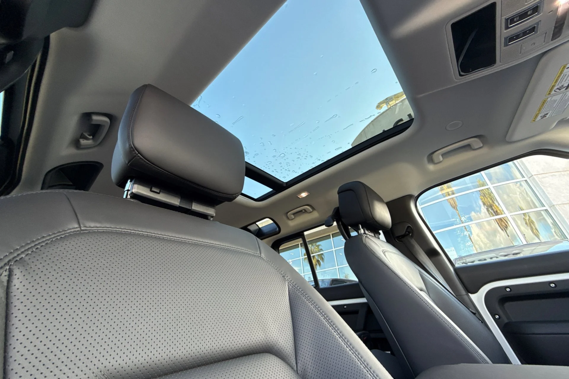 New 2026 Fuji White Land Rover X-Dynamic SE image 19