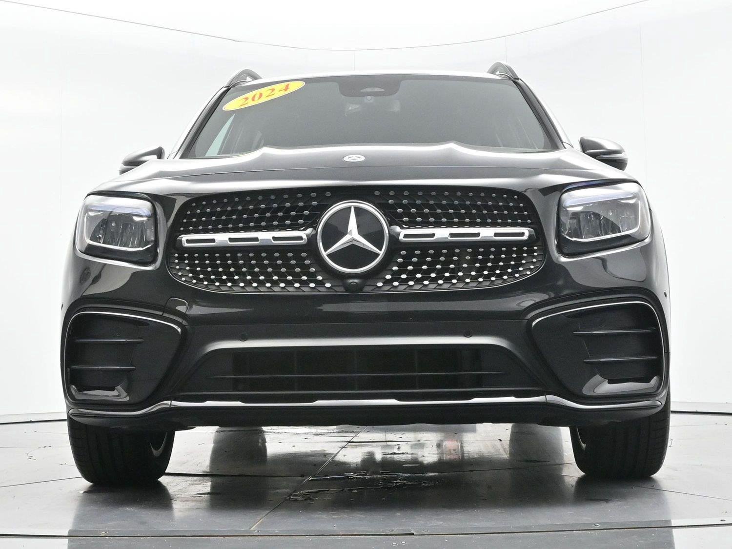 Used 2024 Black Mercedes-Benz GLB 250 image 44