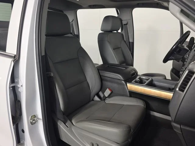 Used 2019 IRIDESCENT PEARL TRICOAT Chevrolet LTZ image 24