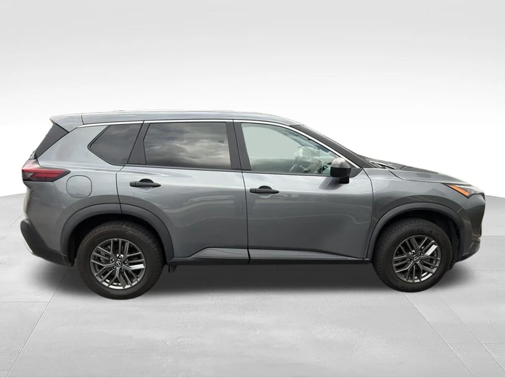 Used 2023 Gray Nissan S image 8