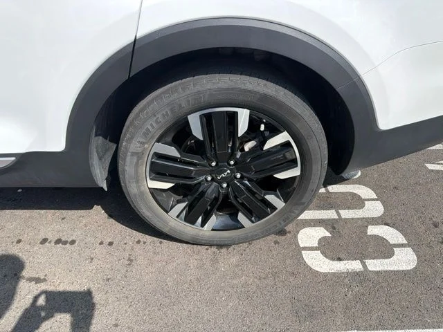 Used 2023 White Kia SX image 17