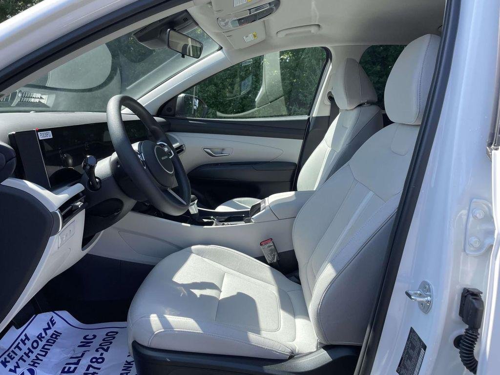 New 2026 White Hyundai SEL FWD image 15