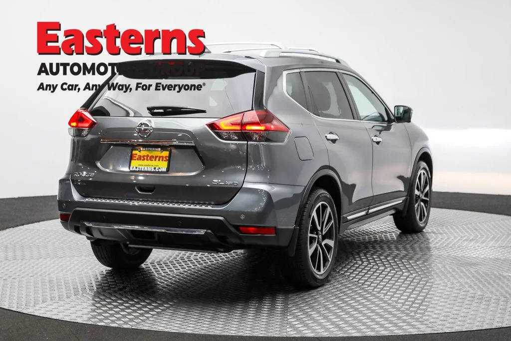 Used 2019 Gray Nissan SL image 5