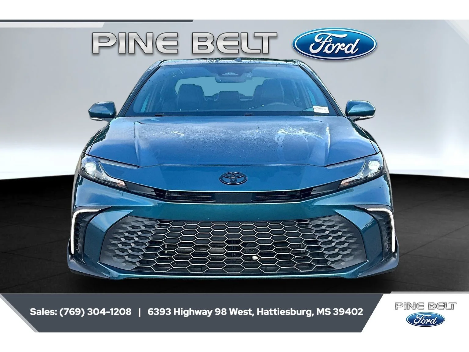 Used 2025 Ocean Gem Toyota SE image 3