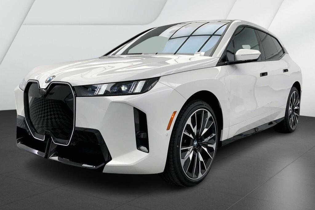 2026 BMW iX xDrive45's photo