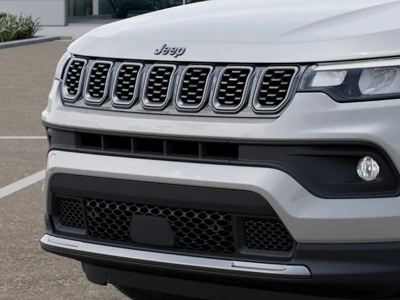 New 2026 Silver Zynith Metallic Clearcoat Jeep Latitude image 11