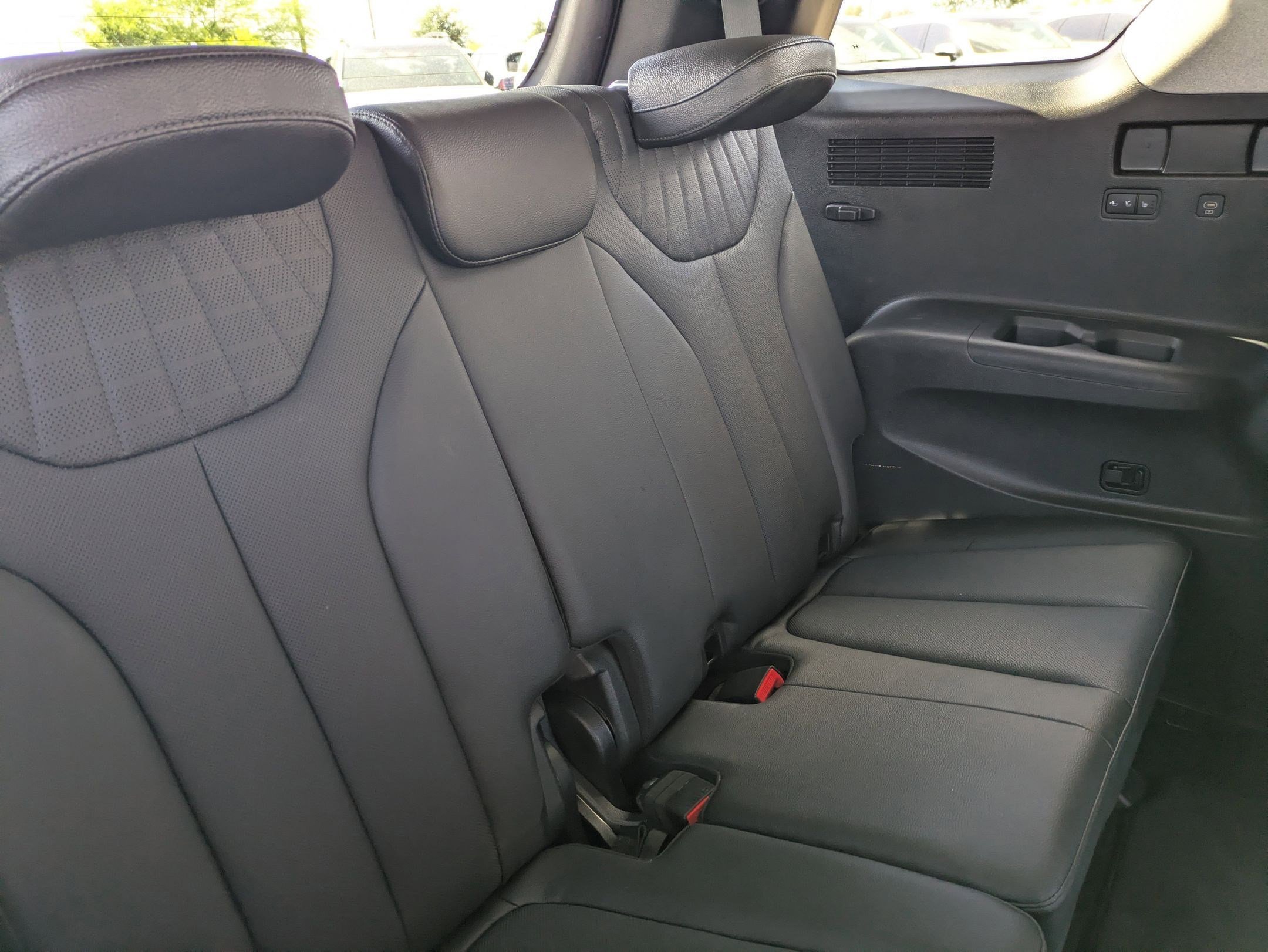 Certified Used 2023 Abyss Black Pearl Hyundai Limited image 17