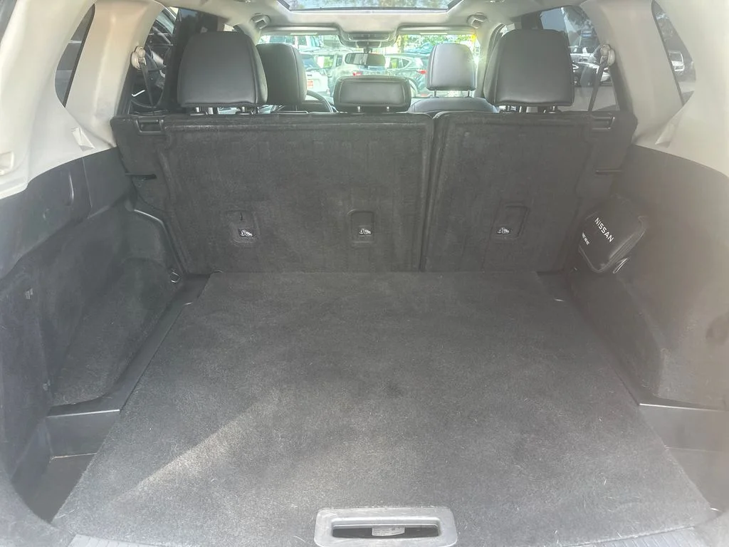 Used 2023 Gray Nissan SV image 25