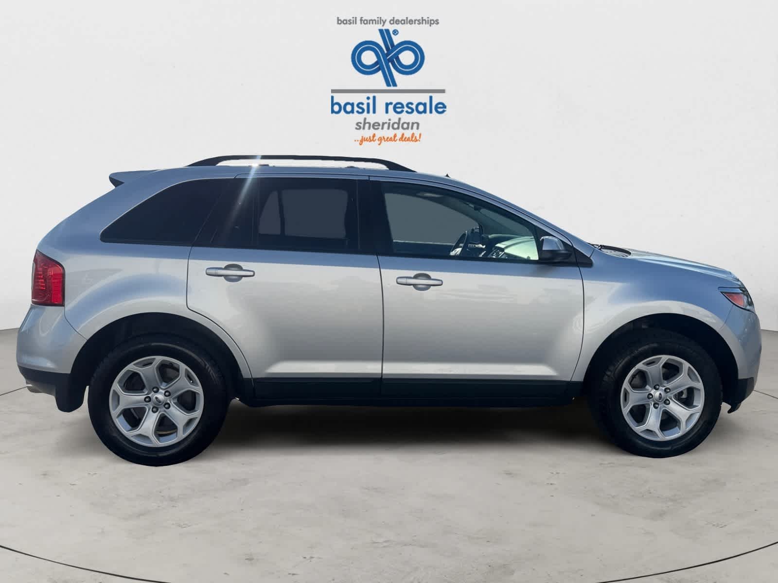 Used 2014 Ingot Silver Metallic Ford SEL image 7