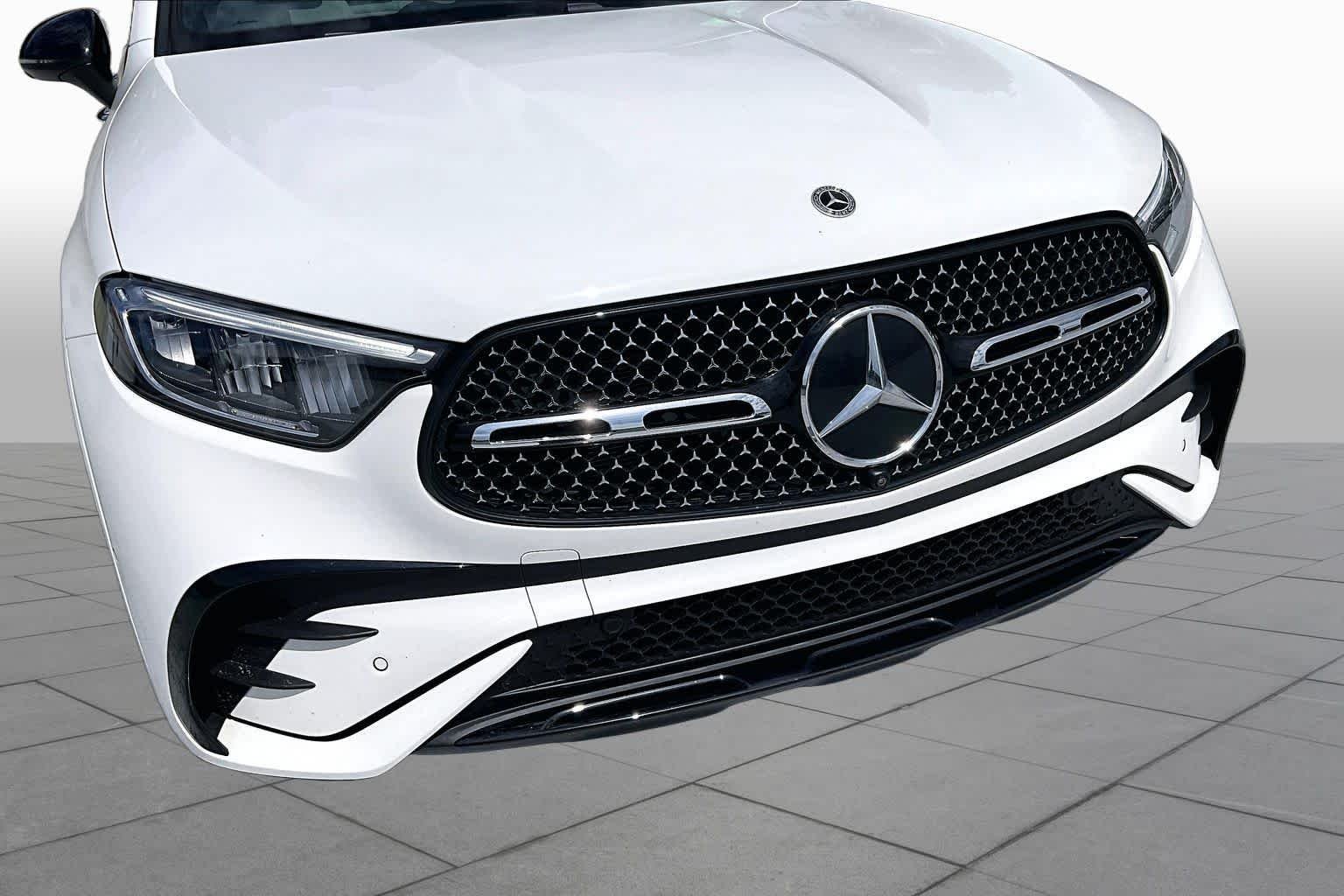 Used 2026 Polar White Mercedes-Benz GLC 300 image 30