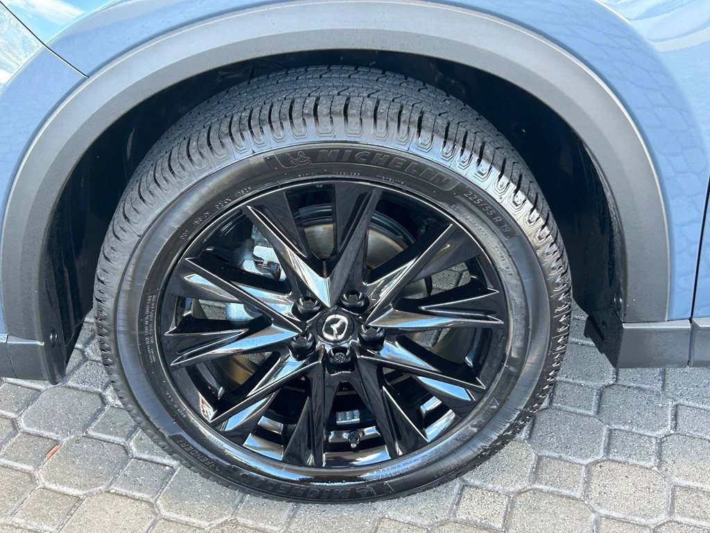 Used 2021 Polymetal Gray Metallic Mazda Carbon Edition image 18
