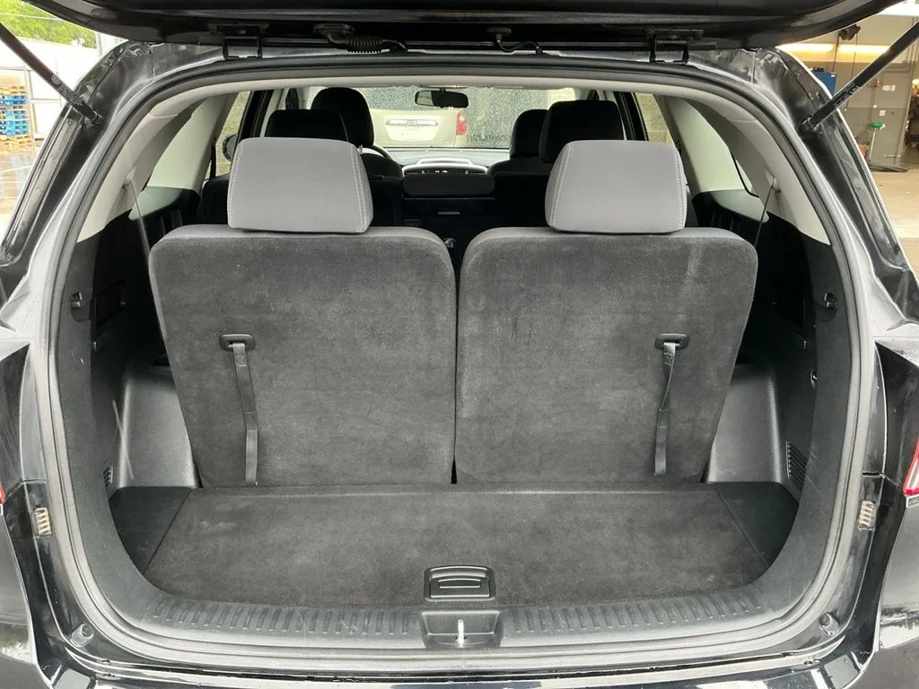 Used 2019 Black Kia L image 13