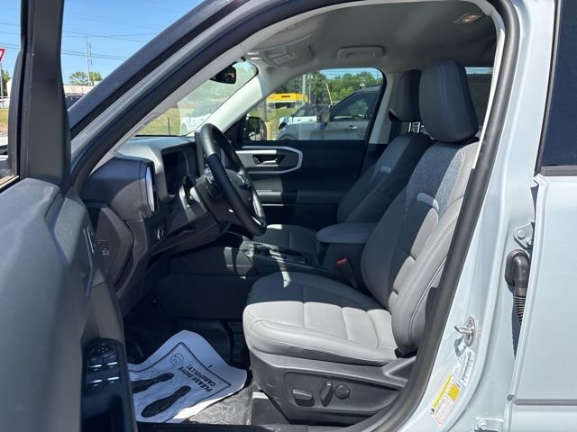 New 2026 Space White Metallic Ford Badlands image 12