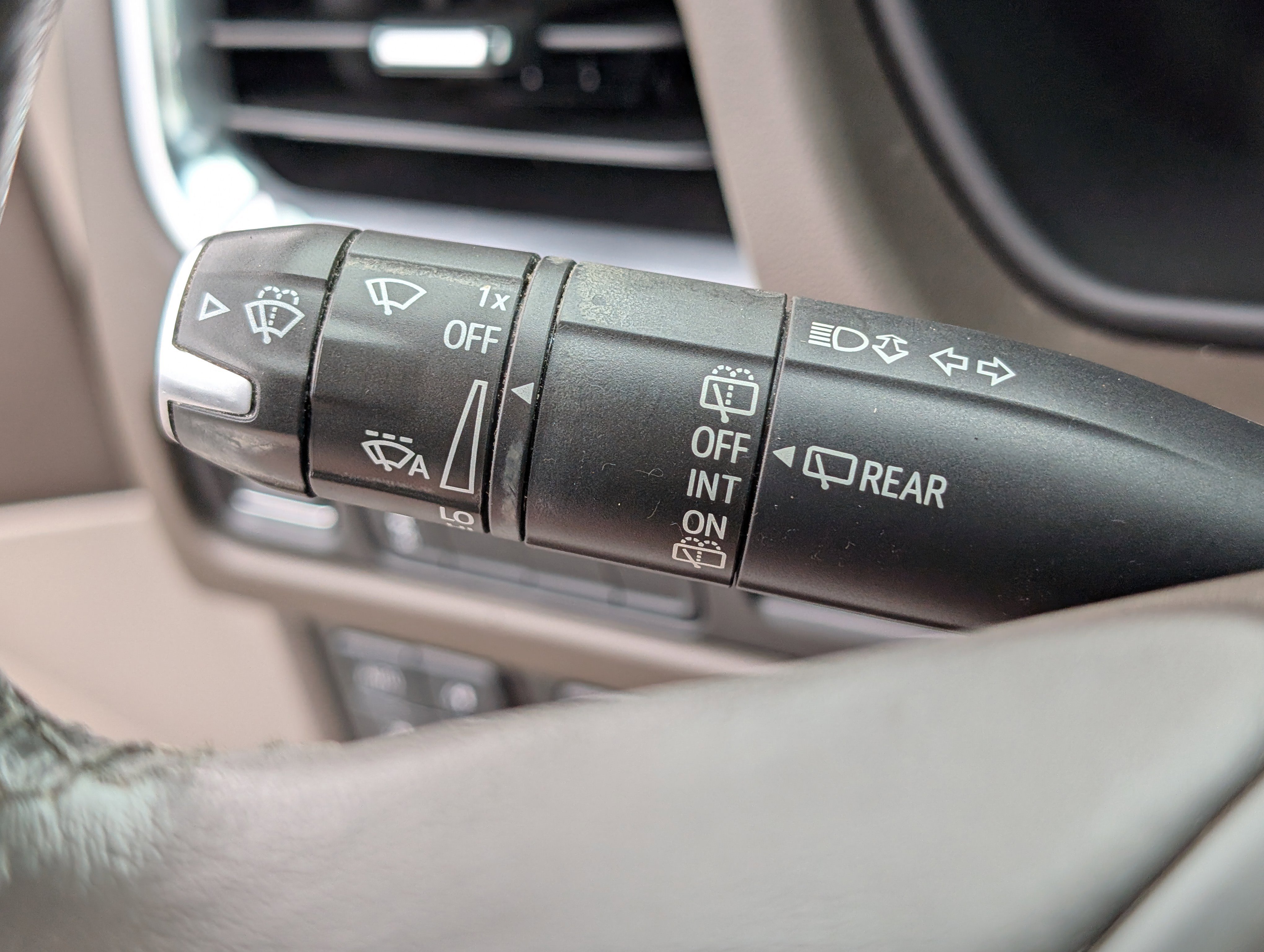 Used 2021 Satin Steel Metallic Chevrolet Z71 image 27