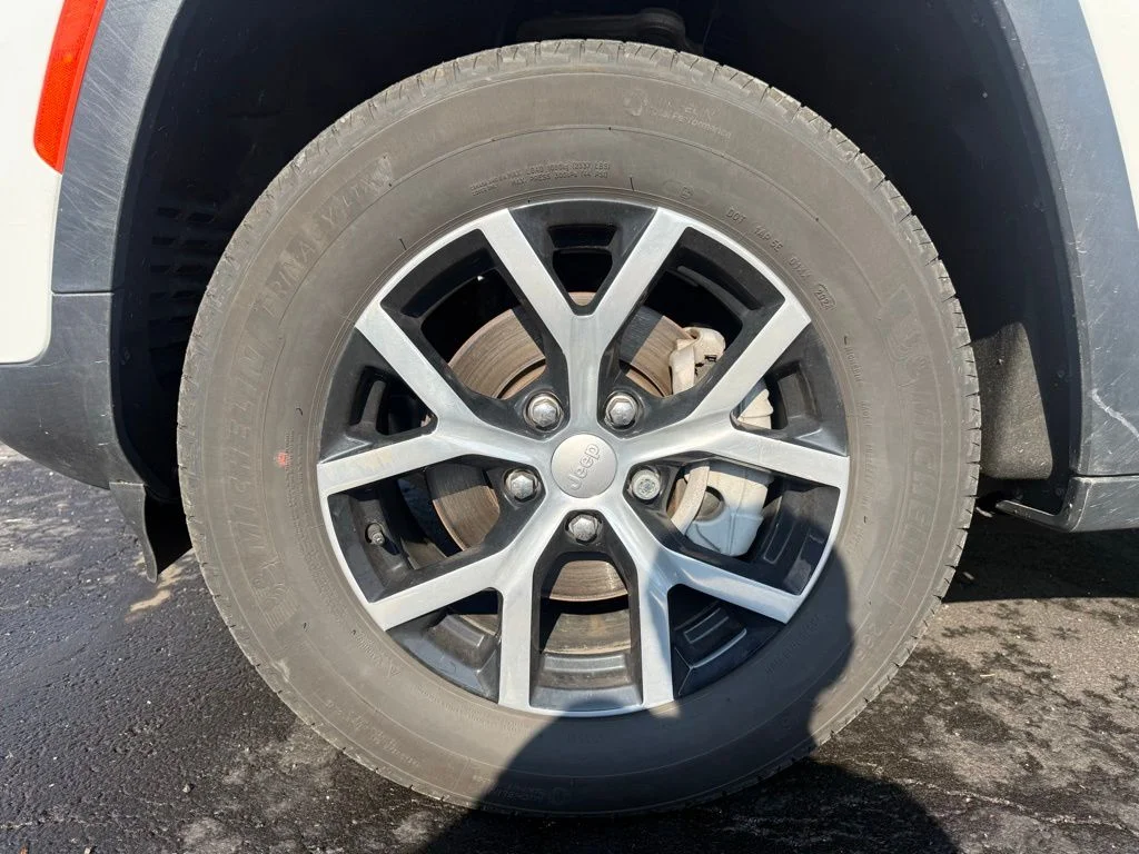 Certified Used 2024 White Jeep Limited image 10