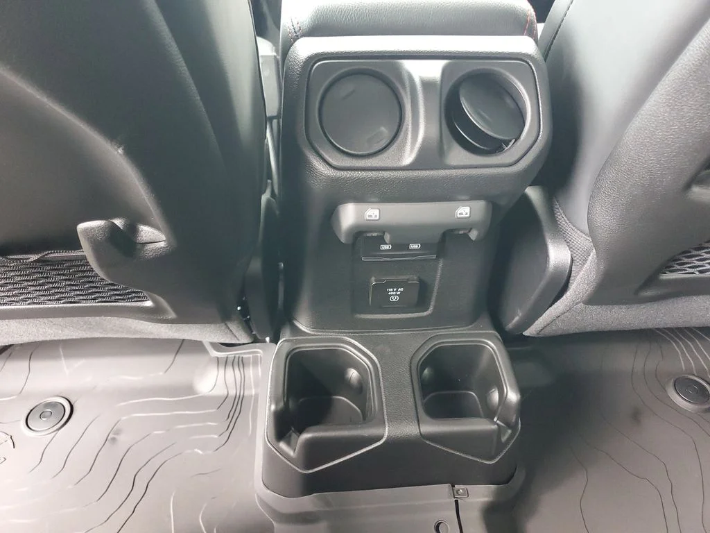 New 2026 Black Clear-Coat Exterior Paint Jeep Rubicon image 18