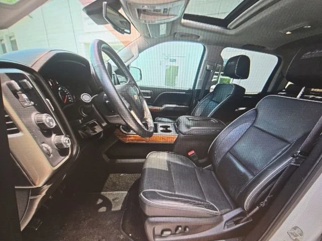 Used 2017 IRIDESCENT PEARL TRICOAT Chevrolet High Country image 5