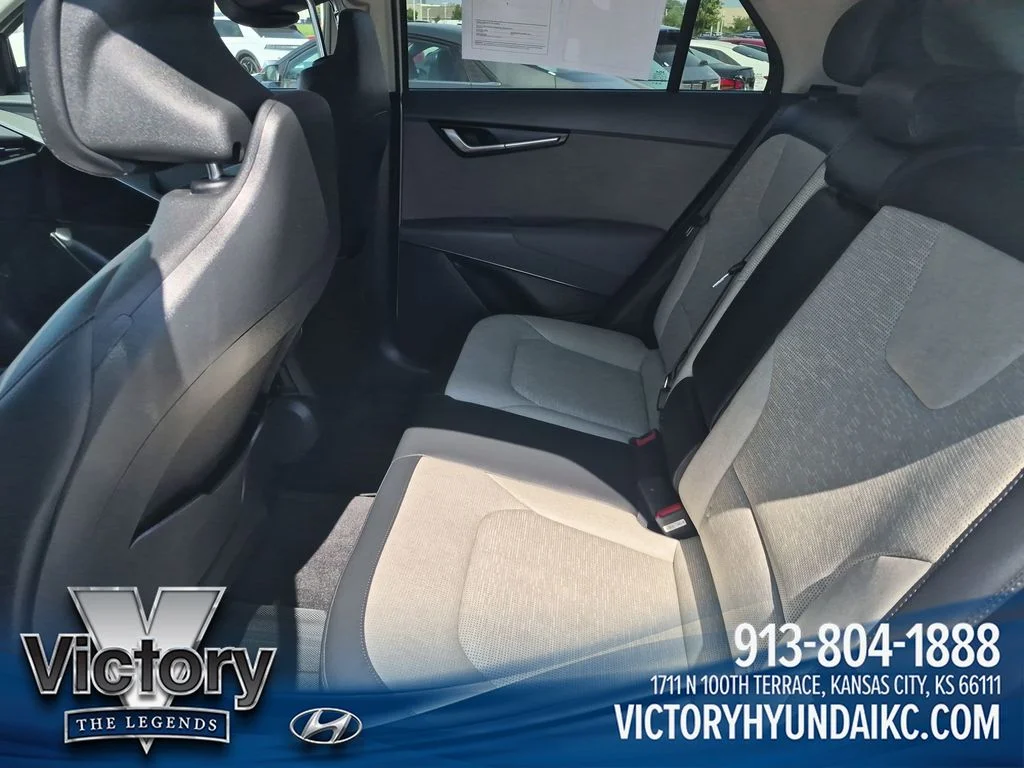 Used 2023 White Kia SX Touring image 25