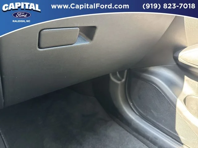 Used 2023 White Hyundai SEL image 27