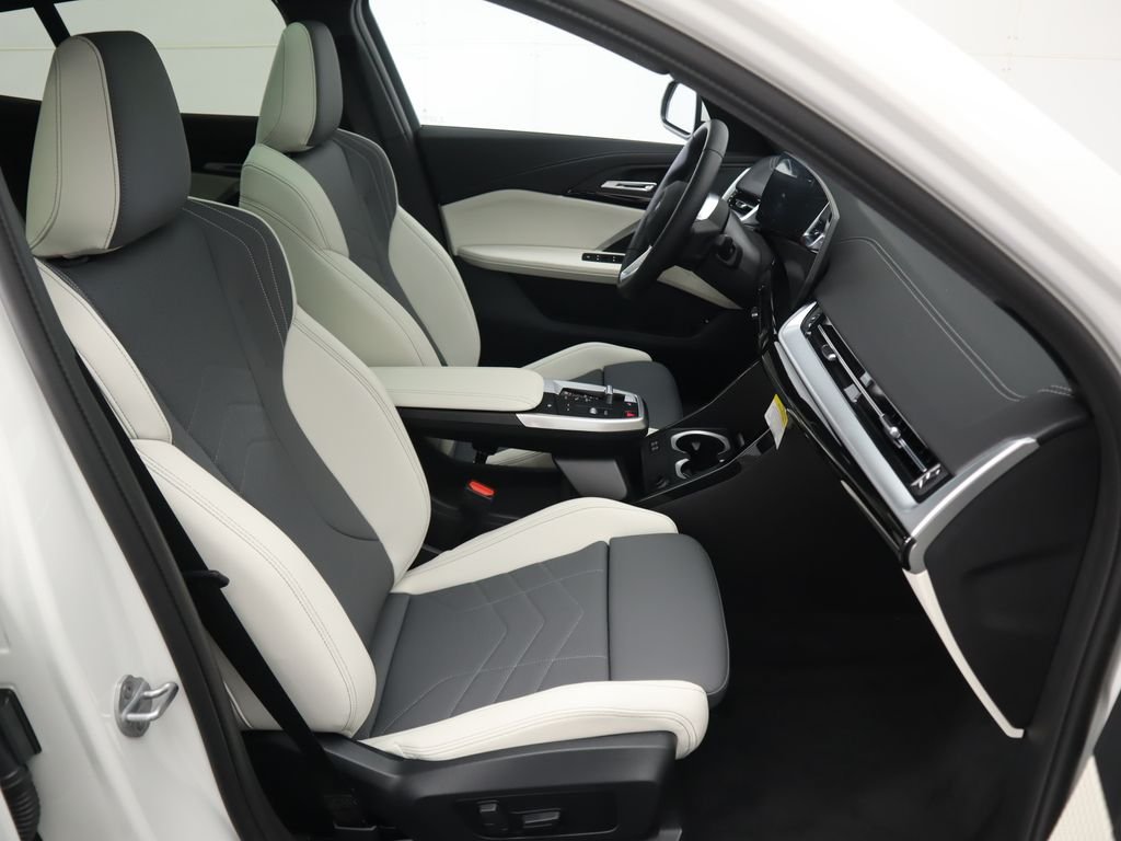 Used 2026 Alpine White BMW xDrive28i image 22